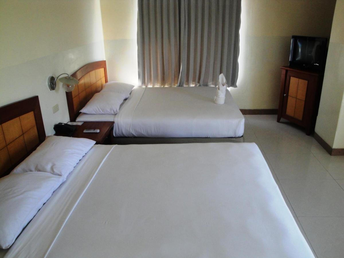 Hotel Celebes Manado Quarto foto