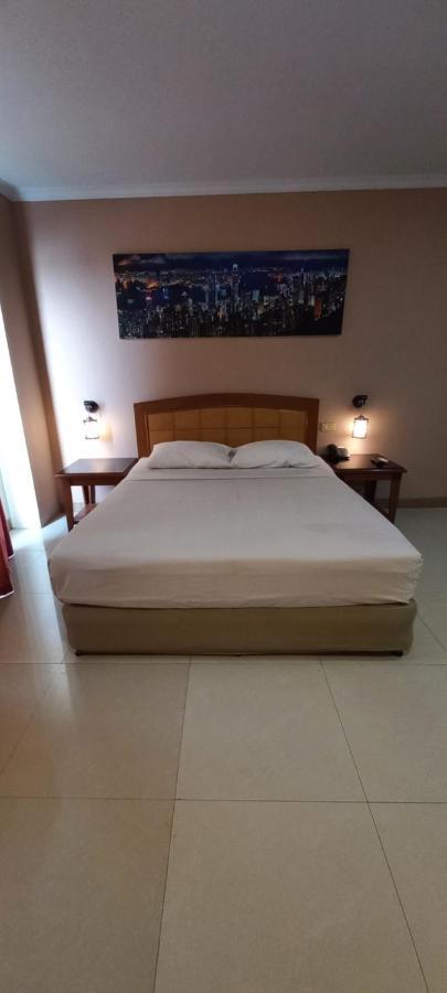 Hotel Celebes Manado Exterior foto