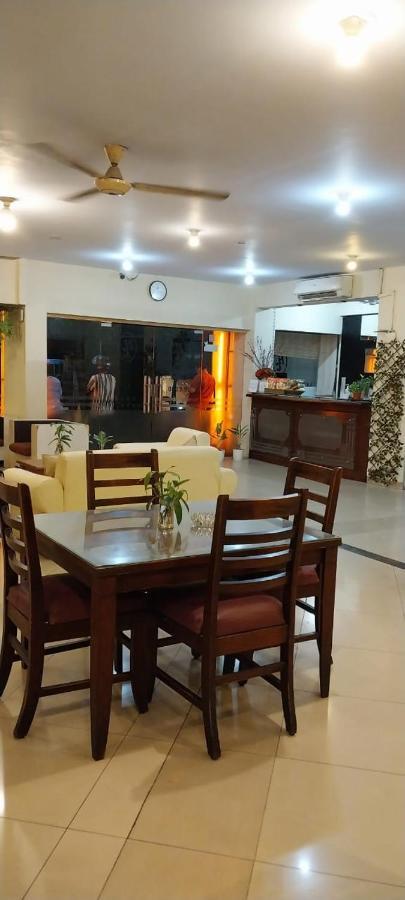 Hotel Celebes Manado Exterior foto