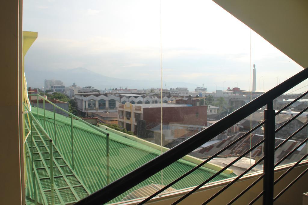 Hotel Celebes Manado Exterior foto